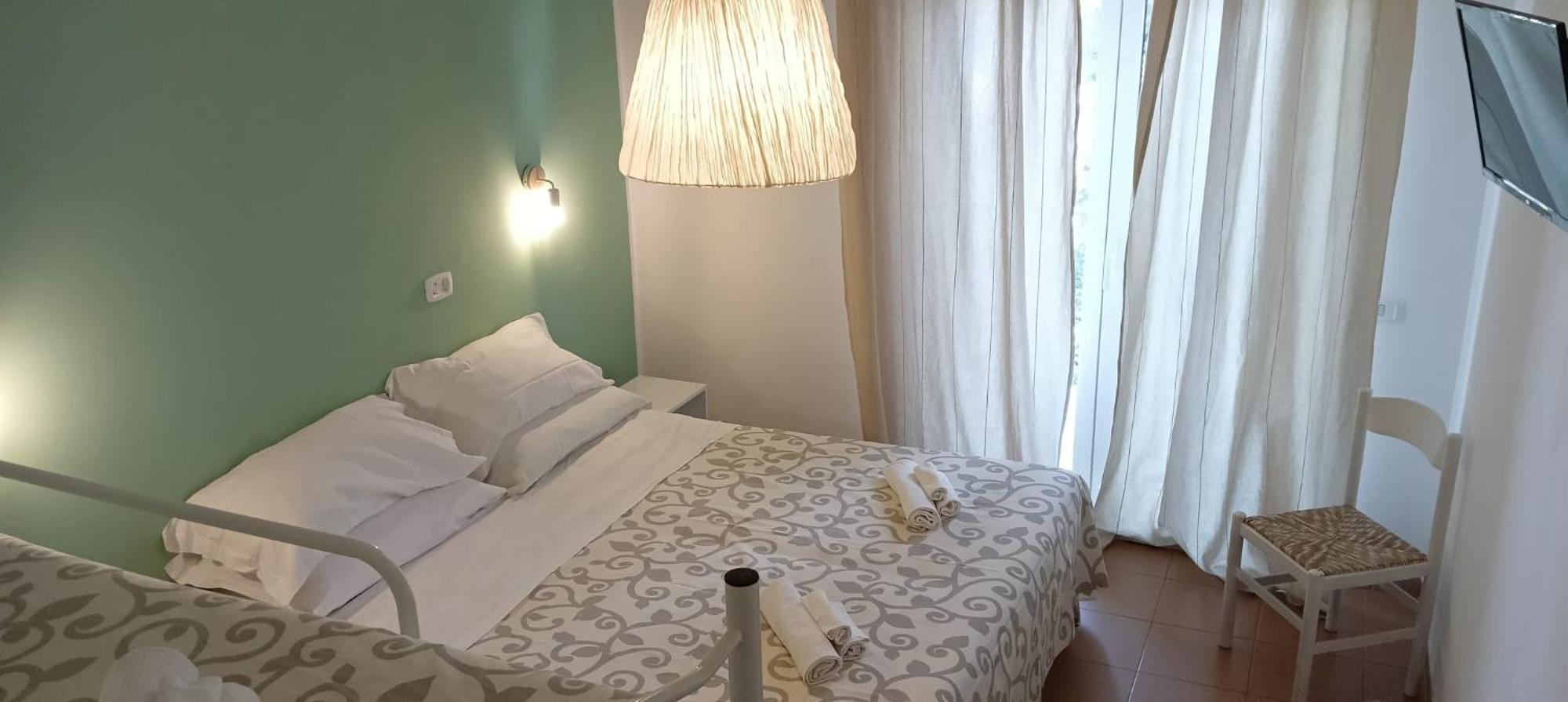 Hotel Petit Silvi Marina Kültér fotó