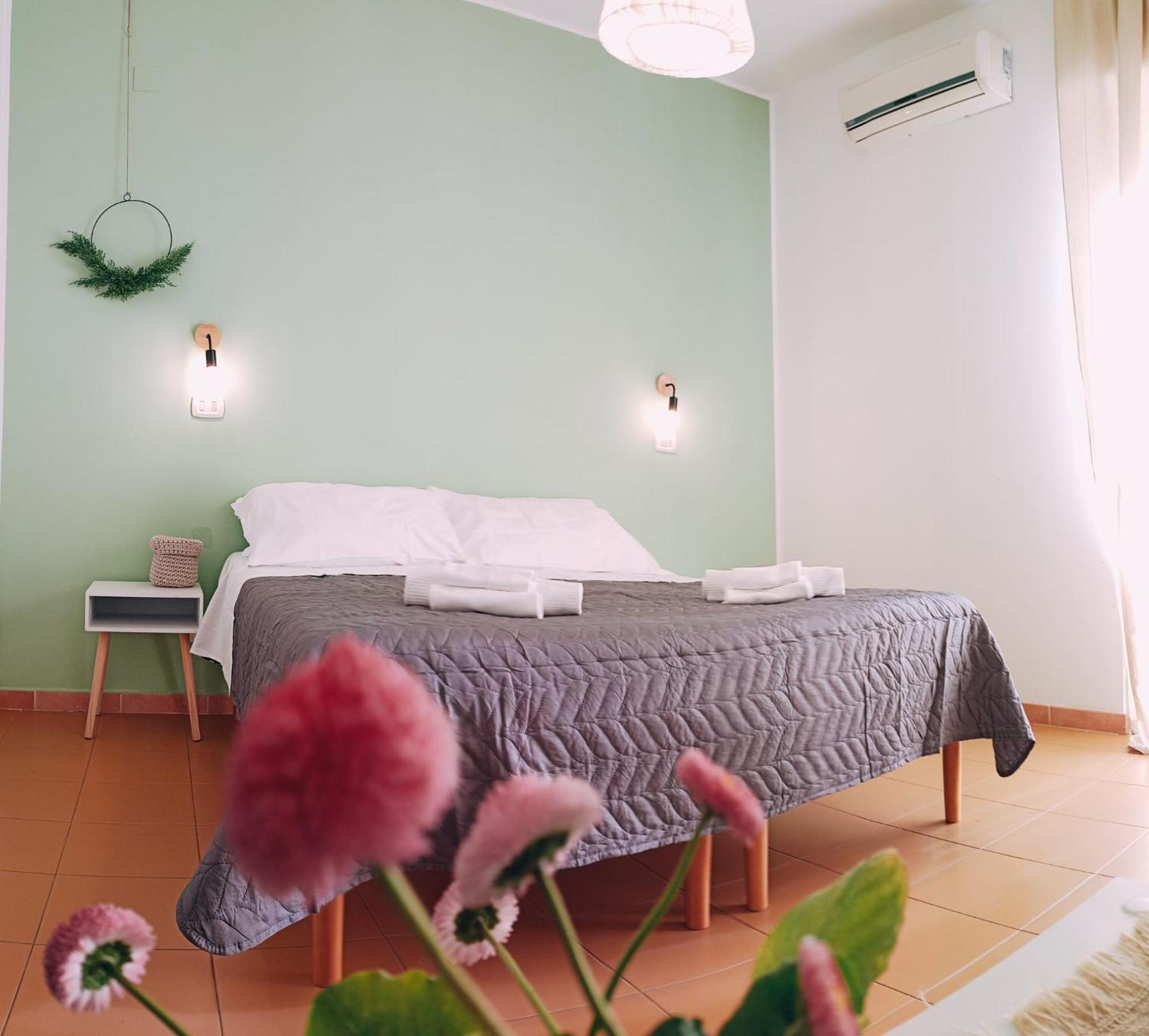 Hotel Petit Silvi Marina Kültér fotó