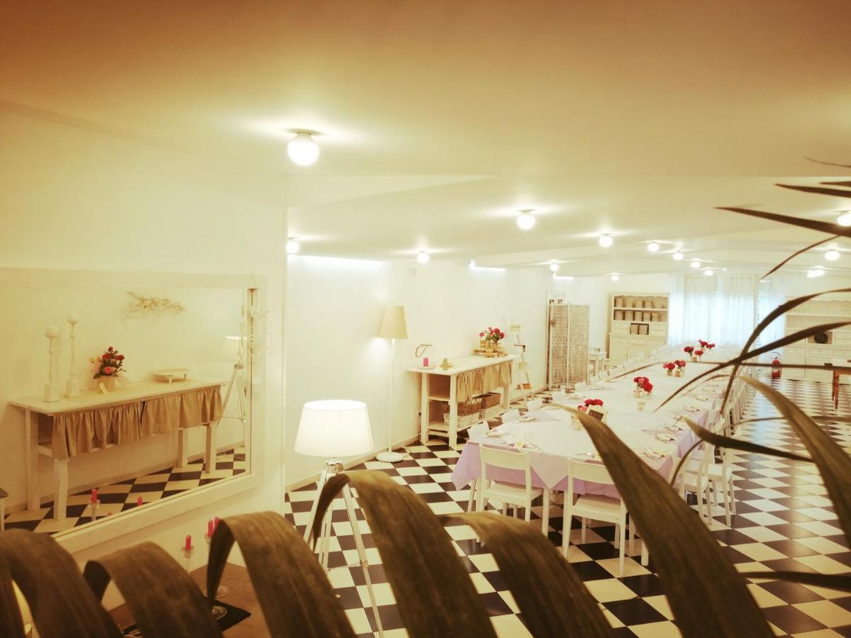 Hotel Petit Silvi Marina Kültér fotó